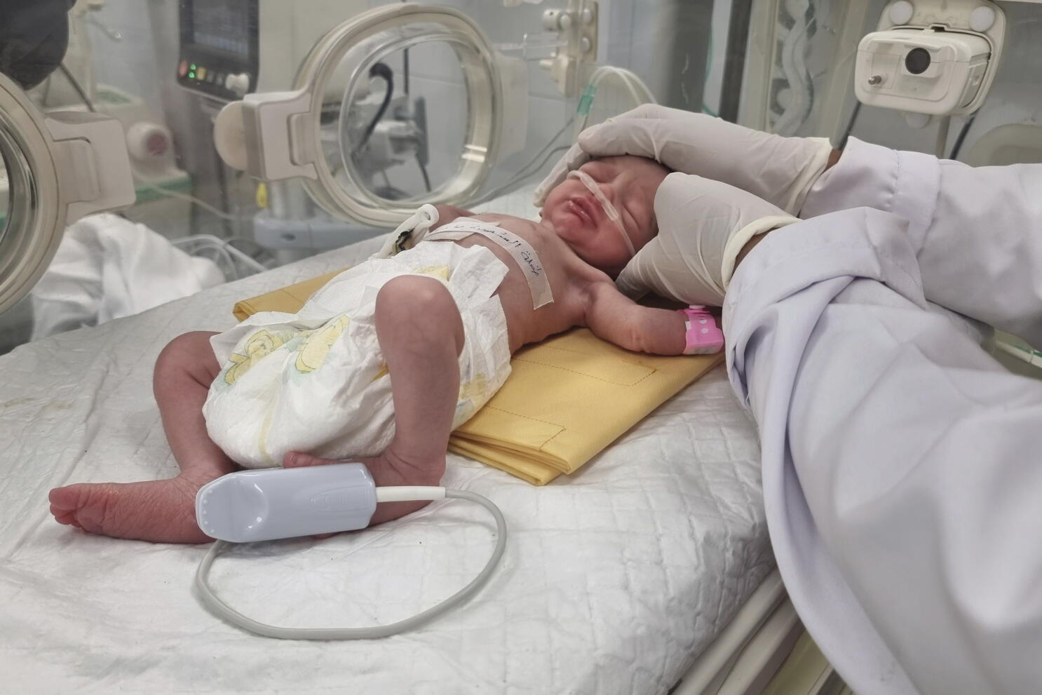 Premature Birth in Türkiye: Managing Two Medical Journeys at Once 